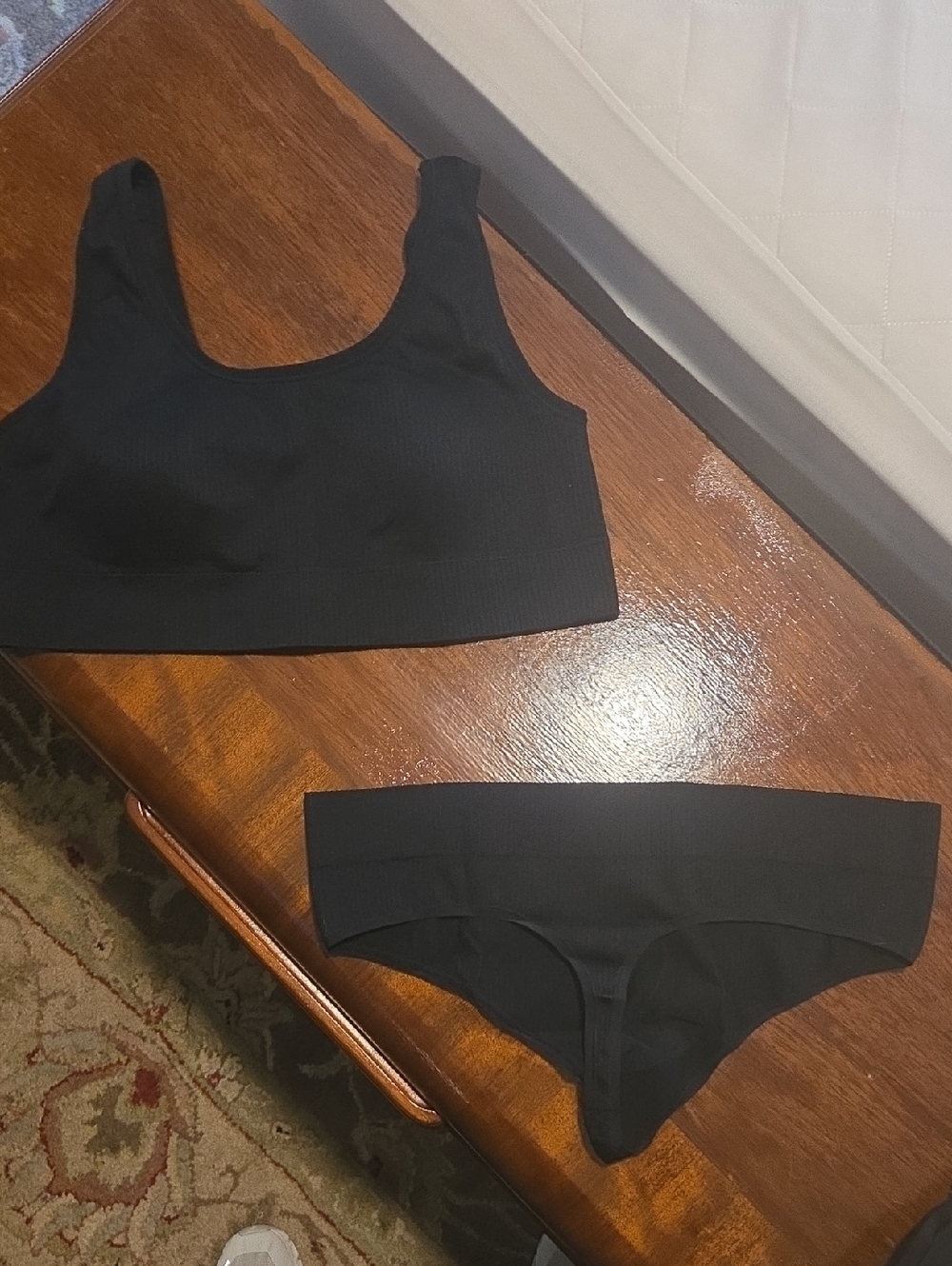 Seamless Black Sports Bra and Brief Set - Comfortable Everyday Support